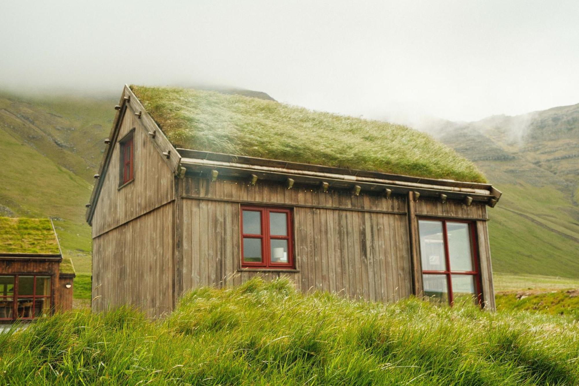 Mulafossur Cottages By Famous Waterfall In Gasadalur 外观 照片