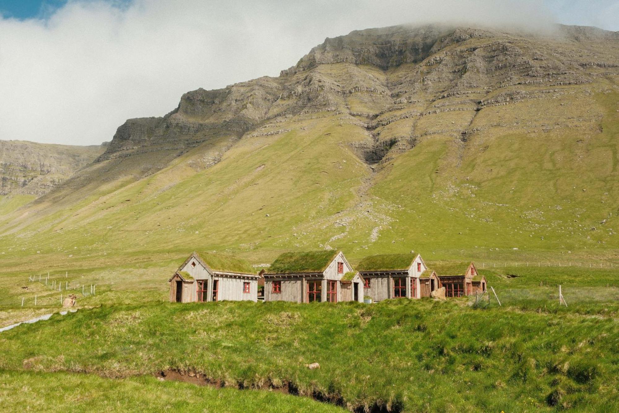 Mulafossur Cottages By Famous Waterfall In Gasadalur 外观 照片