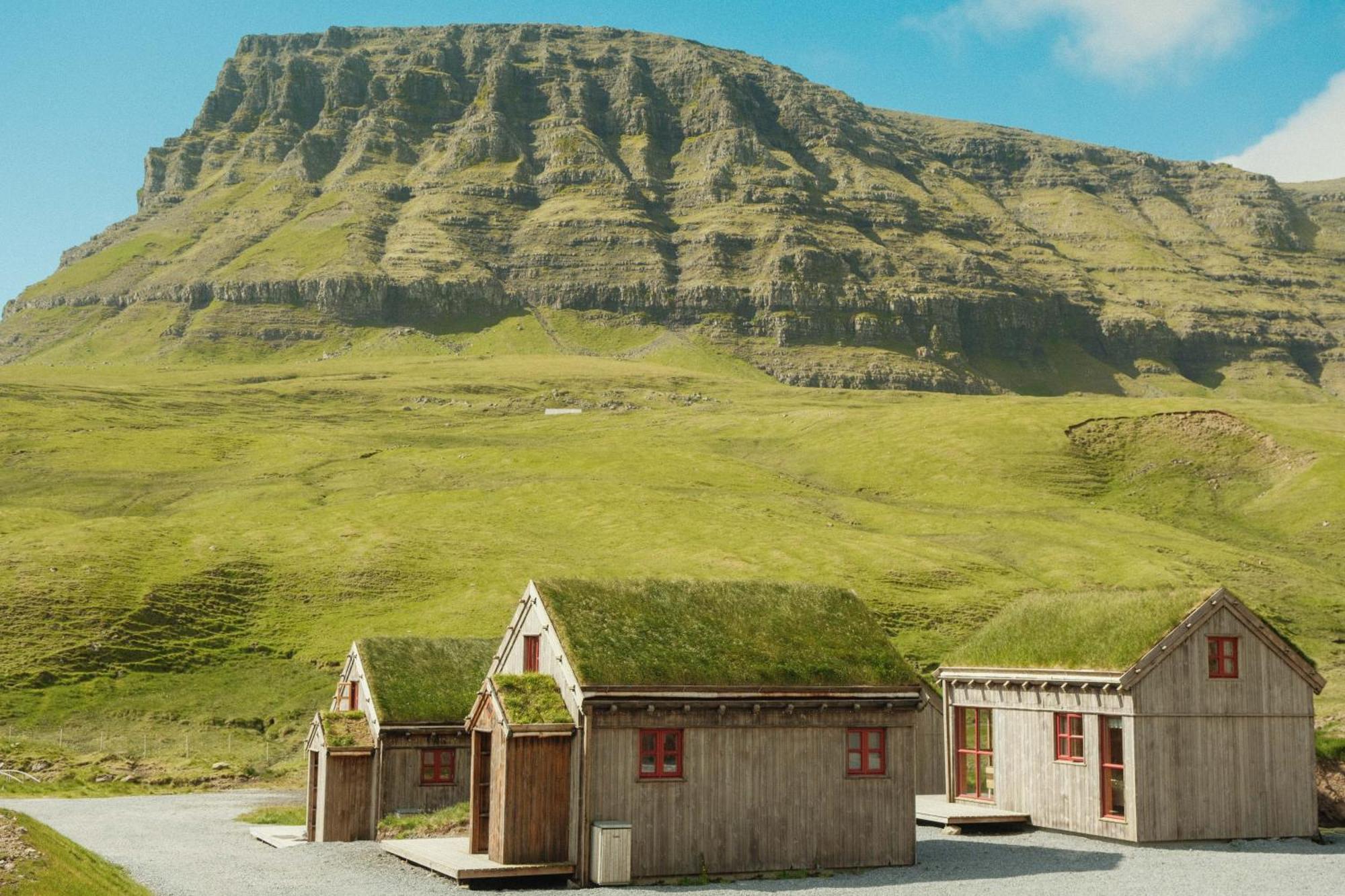 Mulafossur Cottages By Famous Waterfall In Gasadalur 外观 照片