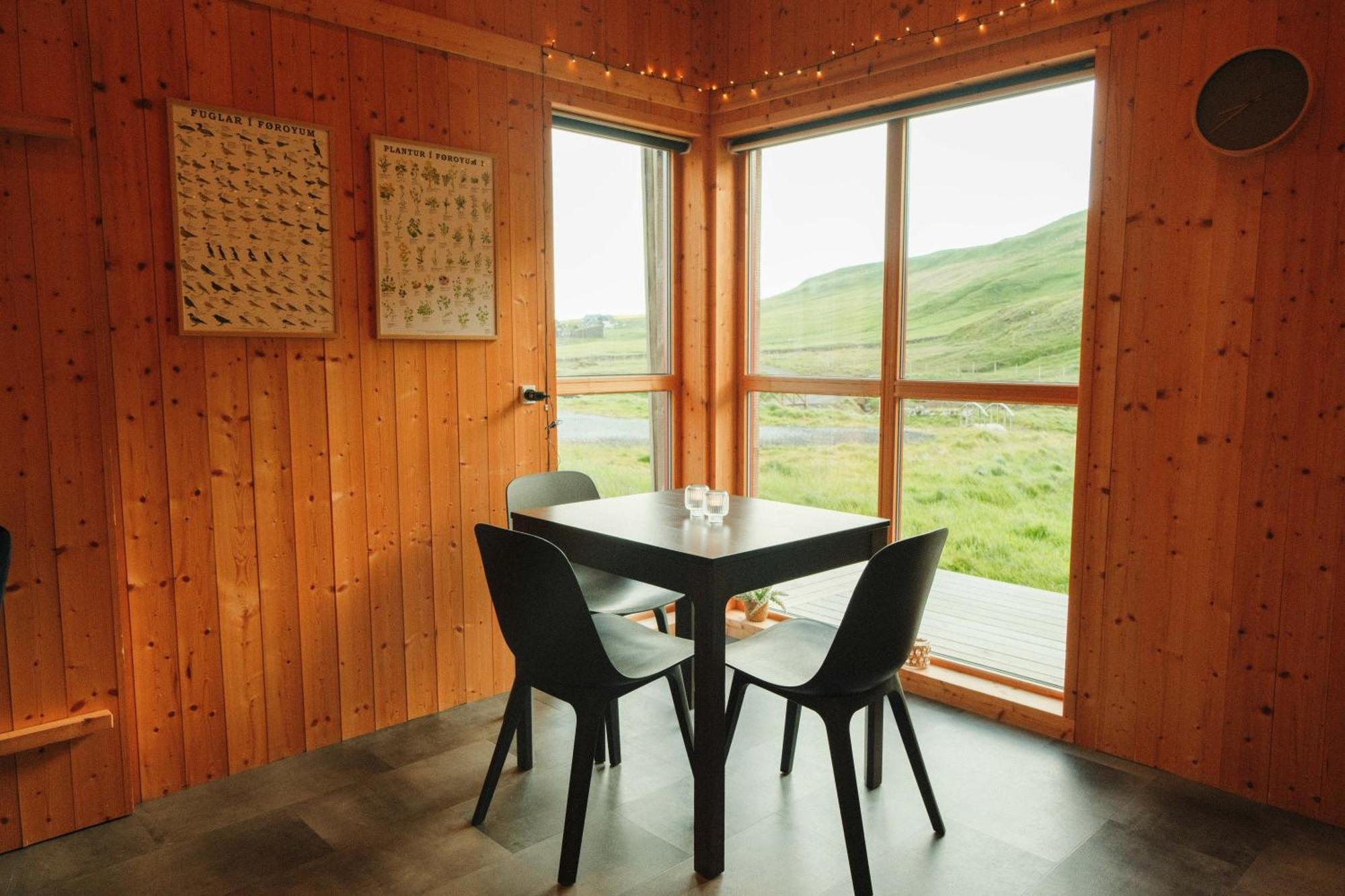 Mulafossur Cottages By Famous Waterfall In Gasadalur 外观 照片