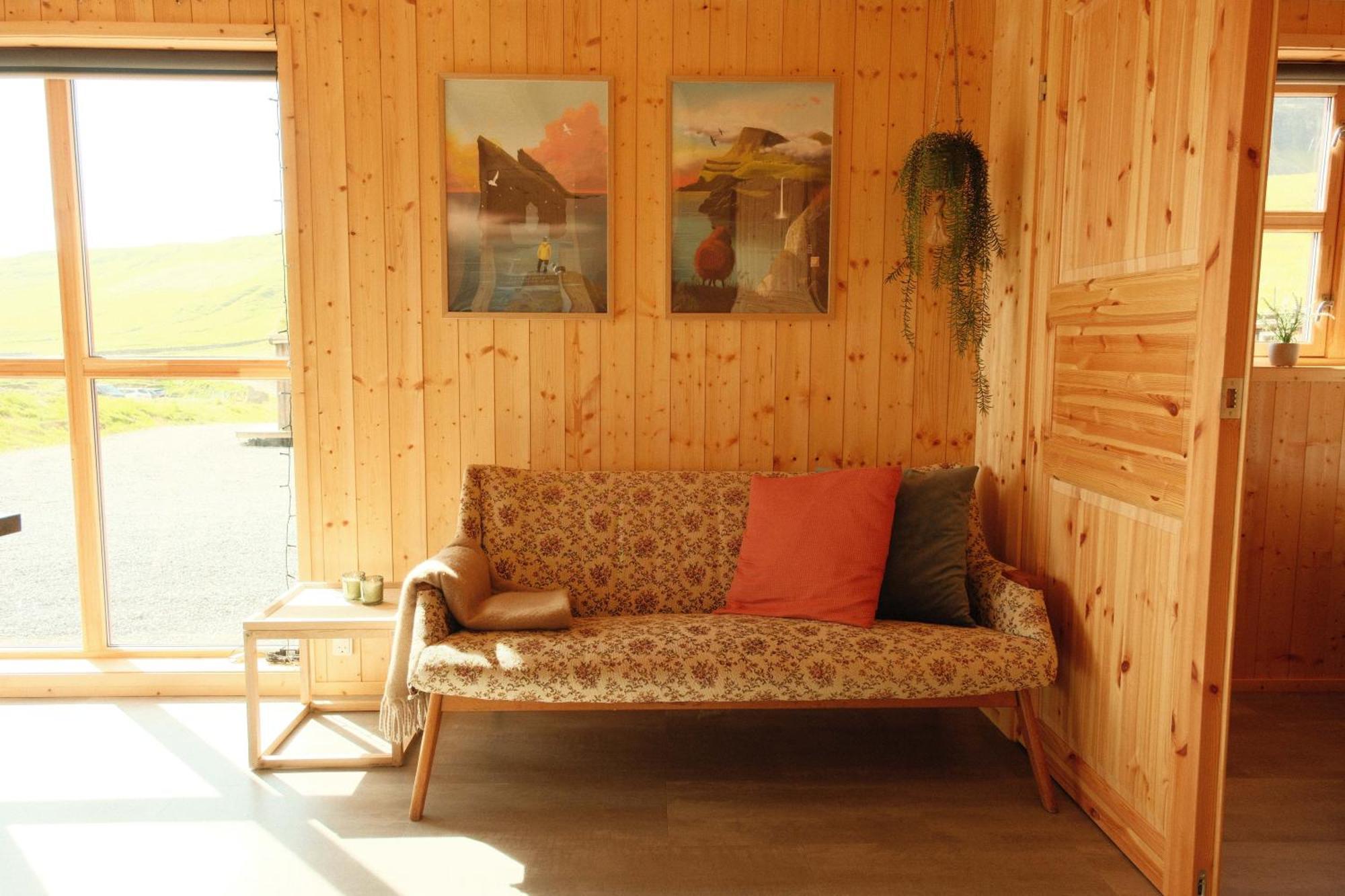 Mulafossur Cottages By Famous Waterfall In Gasadalur 外观 照片