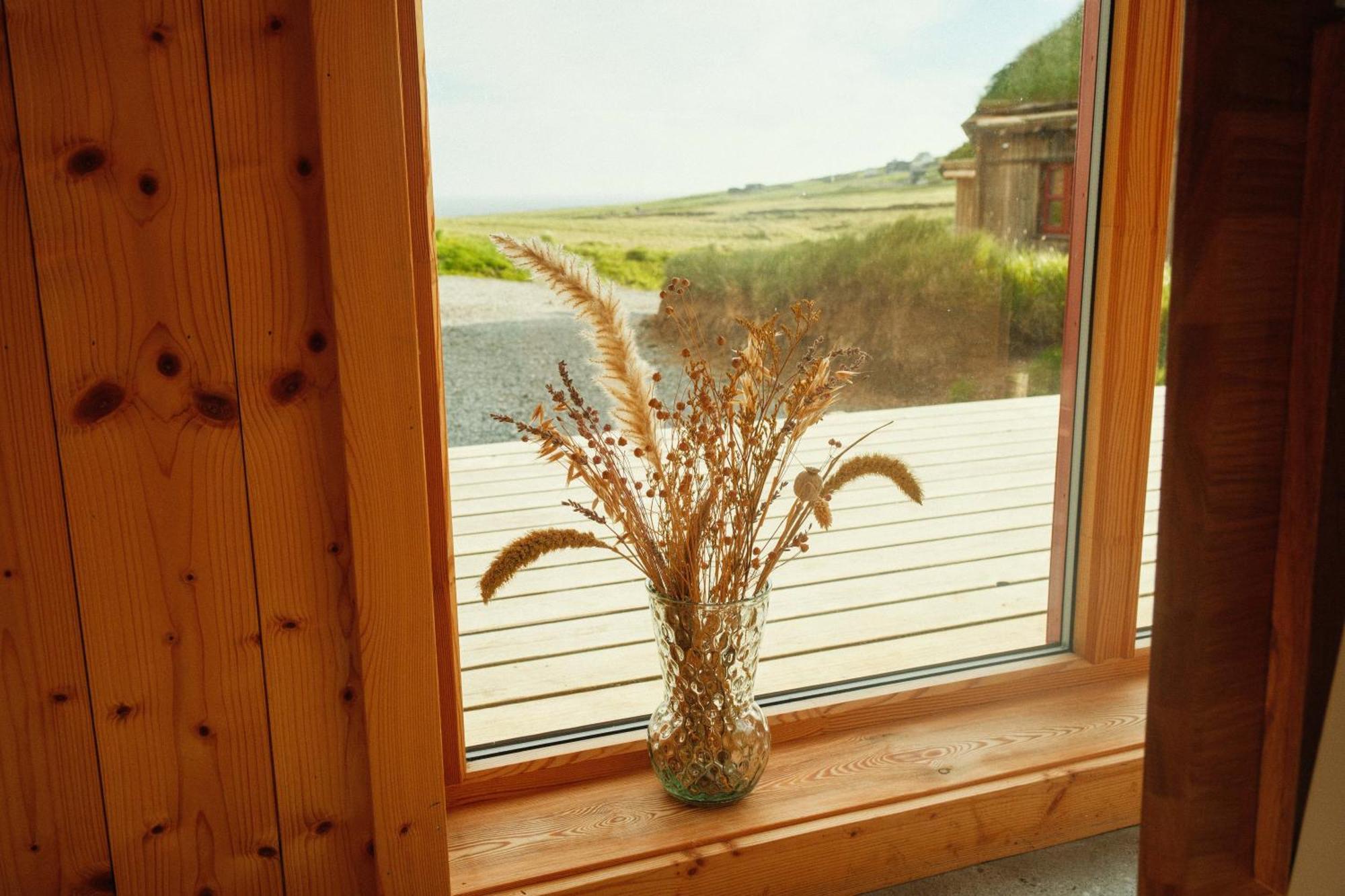 Mulafossur Cottages By Famous Waterfall In Gasadalur 外观 照片