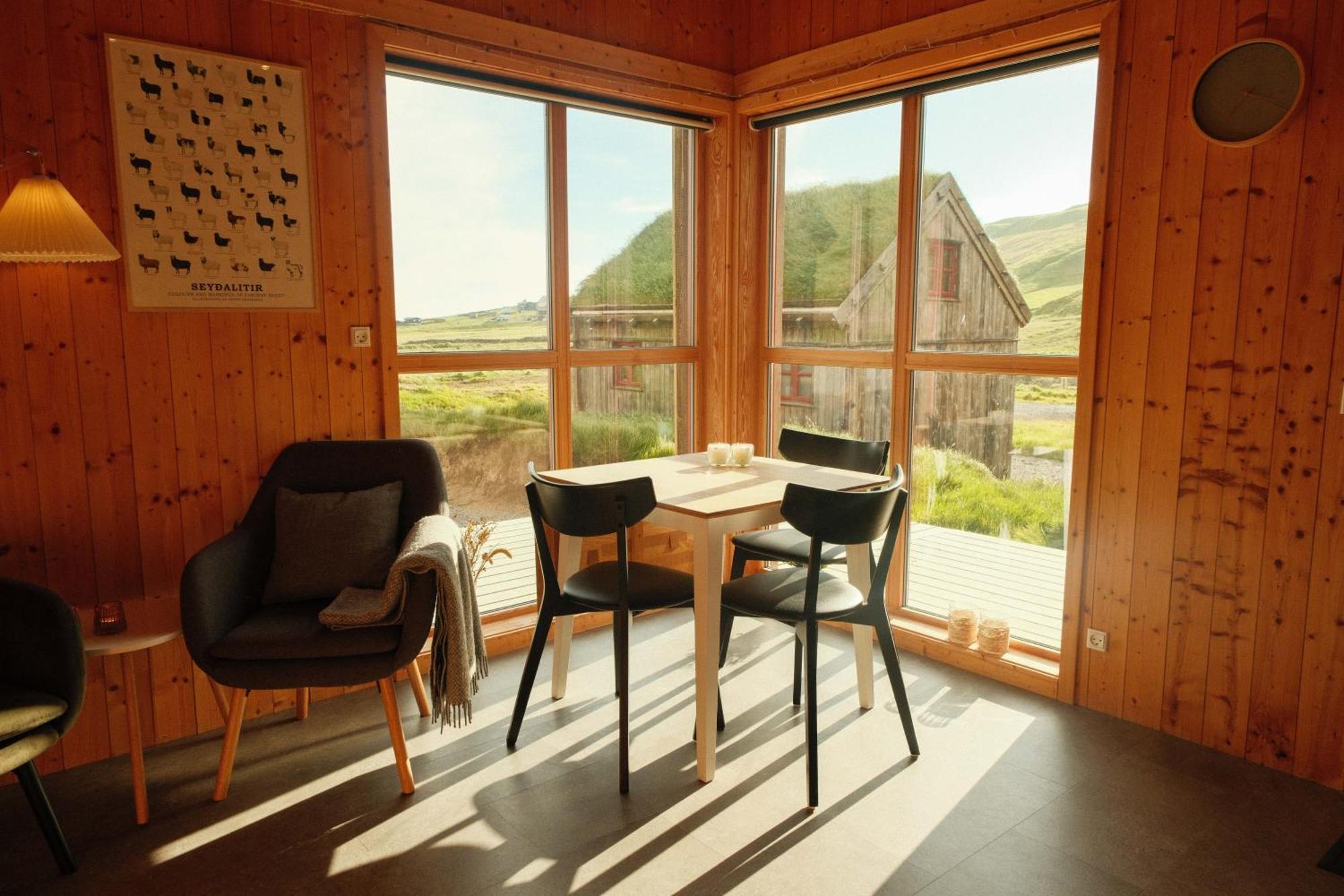 Mulafossur Cottages By Famous Waterfall In Gasadalur 外观 照片